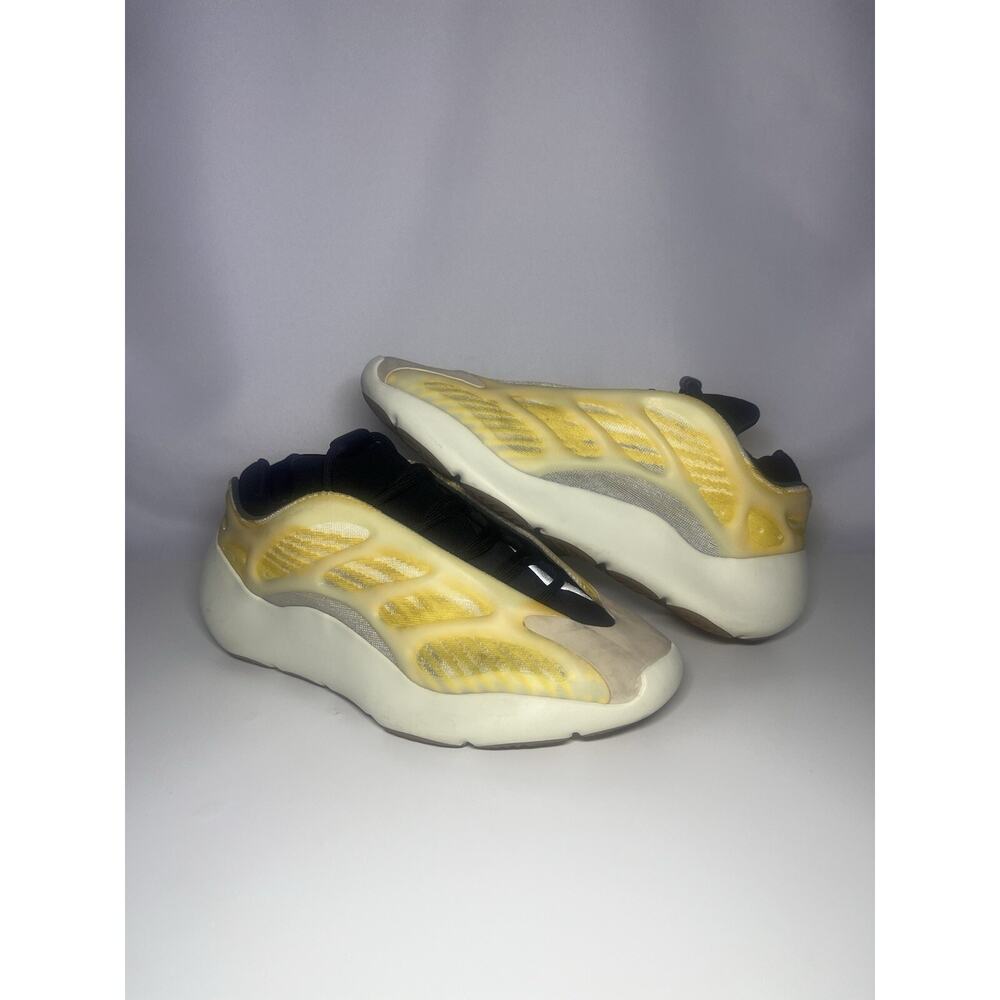 Size 8.5 - adidas Yeezy 700 V3 Mono Safflower